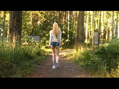 ❤️ Vacker kvinna rör sig långsamt, inte nakenvideo Just porr at us sv.pornoincest.ru