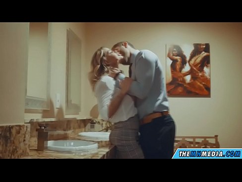 ❤️ När en bystig blondin förför dig på en offentlig toalett Just porr at us sv.pornoincest.ru